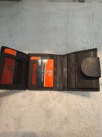 1000050042